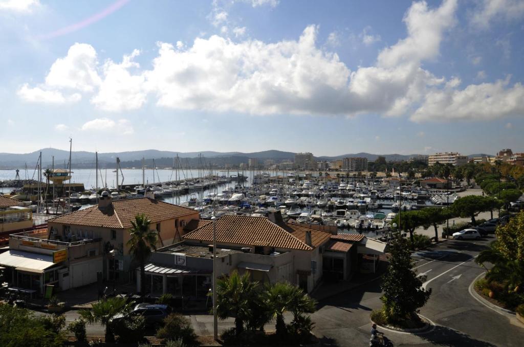 Hotel Baptistin Le Lavandou Exterior photo